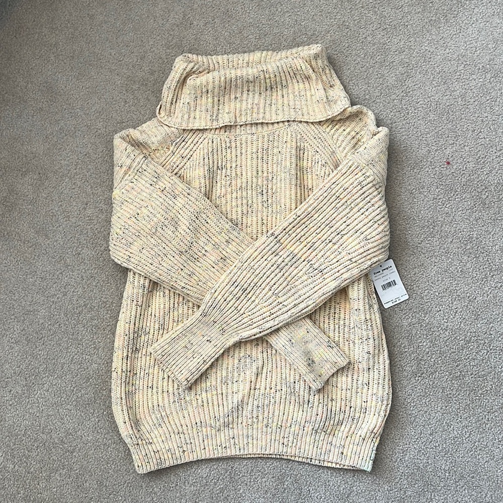 Free People Leo Tunic sweater - sassy peach combo